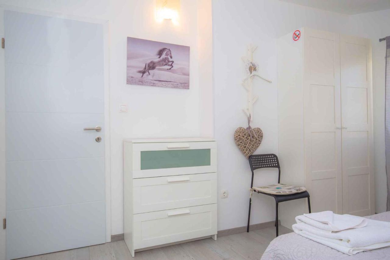 Apartments In Rogoznica 36019 Exterior foto