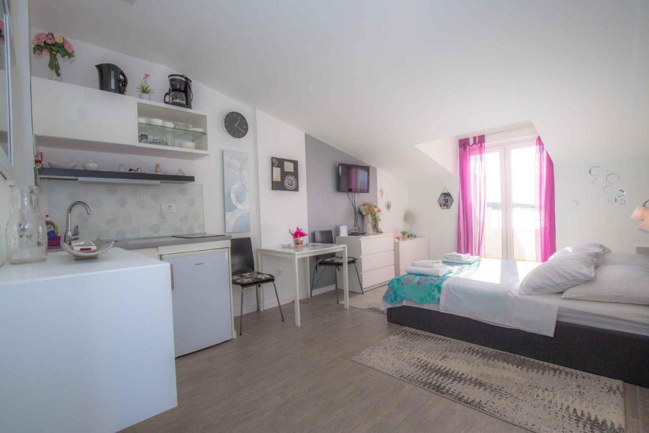 Apartments In Rogoznica 36019 Exterior foto